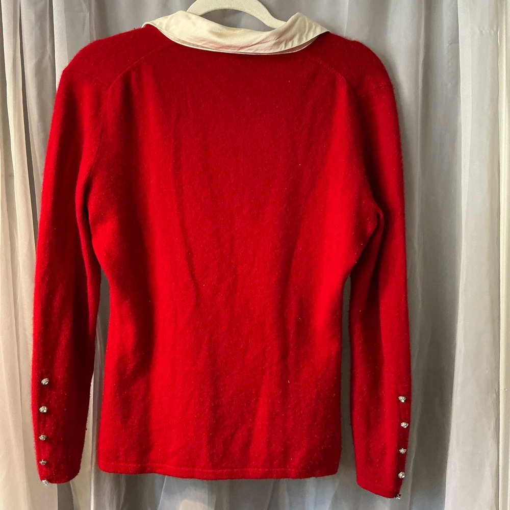 PRIVE 100% cashmere Red Sweater with White Collar and rhinestone accents size m - Picture 6 of 6